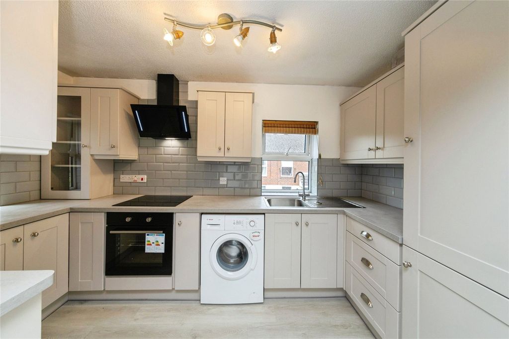 Property photo 2 of 16 Picture No. 10