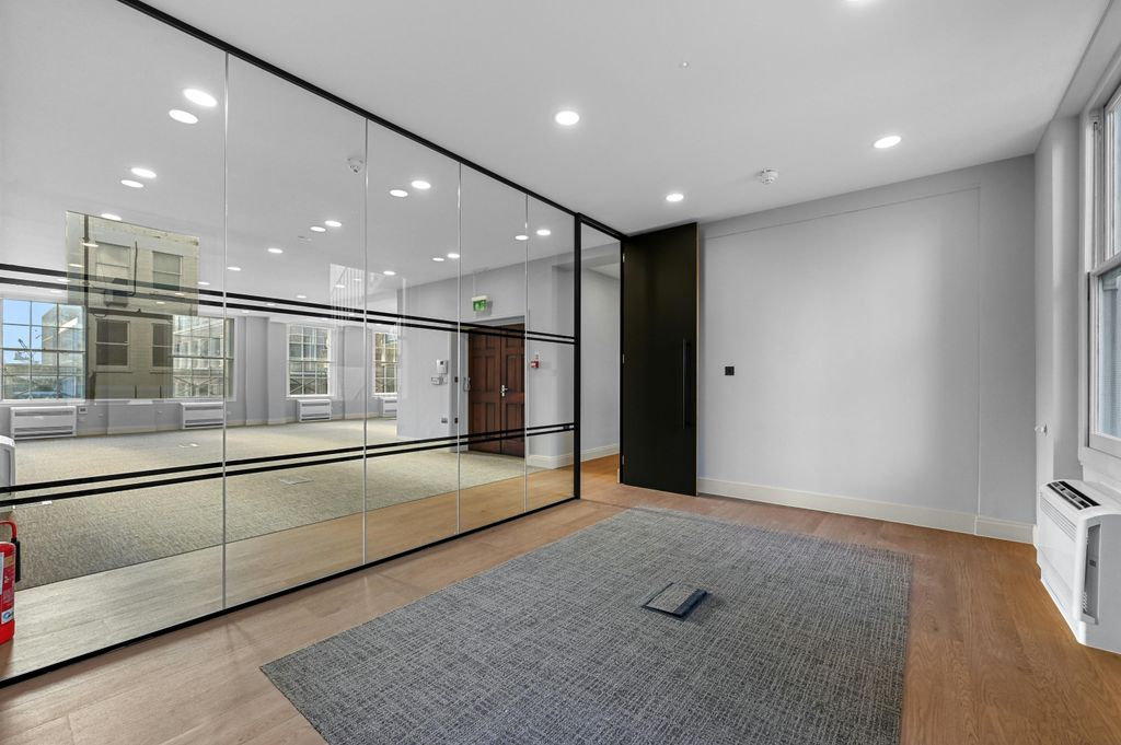 Property photo 3 of 15 Ol-Pil-16Hanoversq-8.Jpg