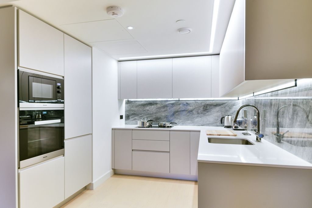 Property photo 2 of 7 Kitchen