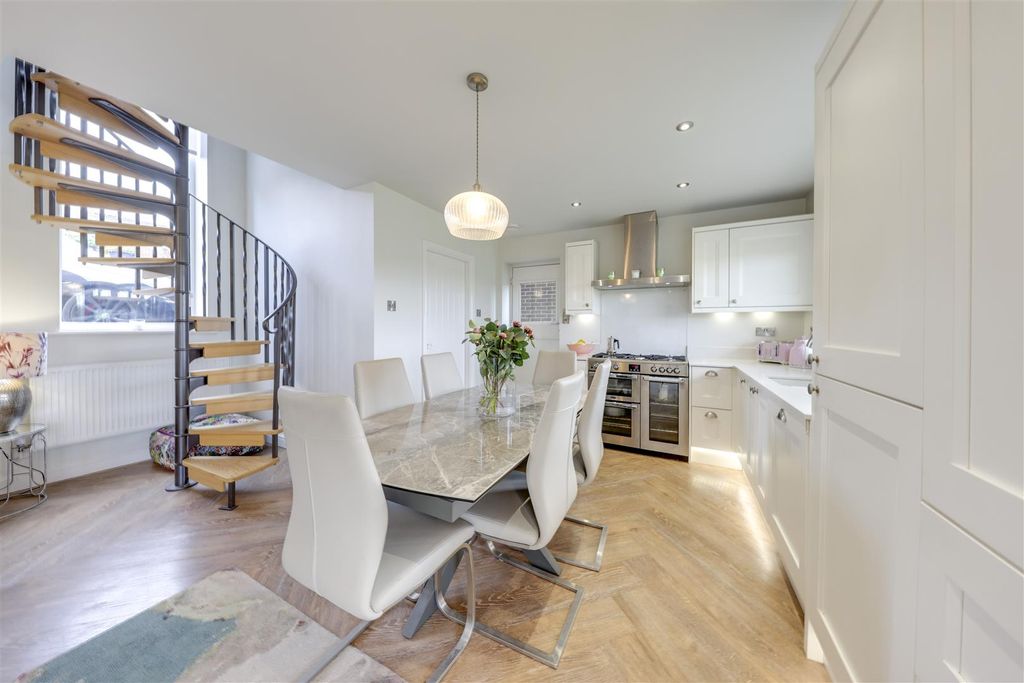 Property photo 3 of 58 Annexe Dining / Kitchen