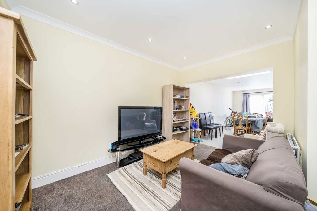 Property photo 2 of 6