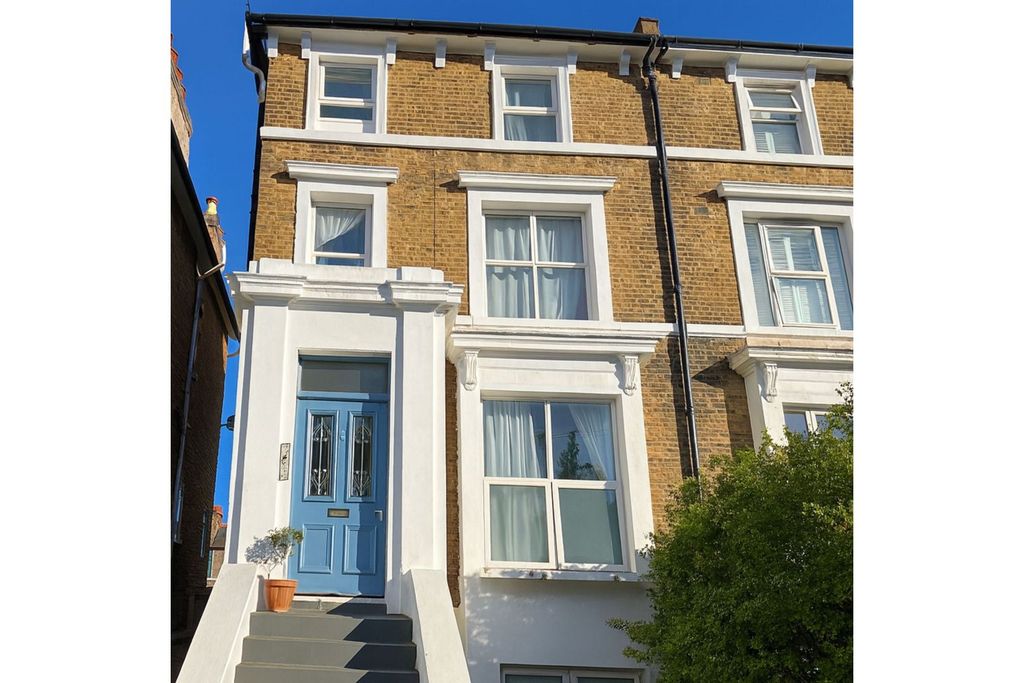 Property photo 1 of 20