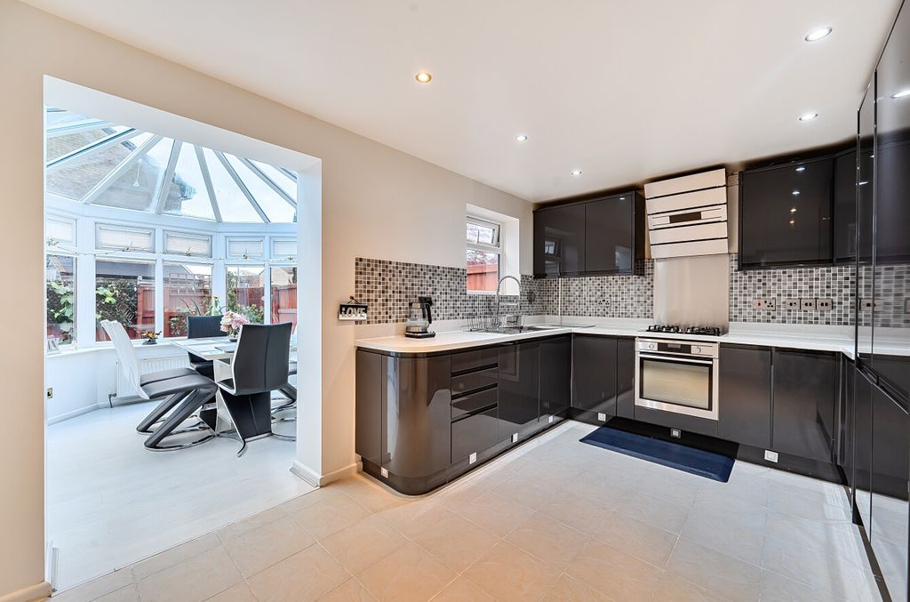 Property photo 2 of 21 154005317