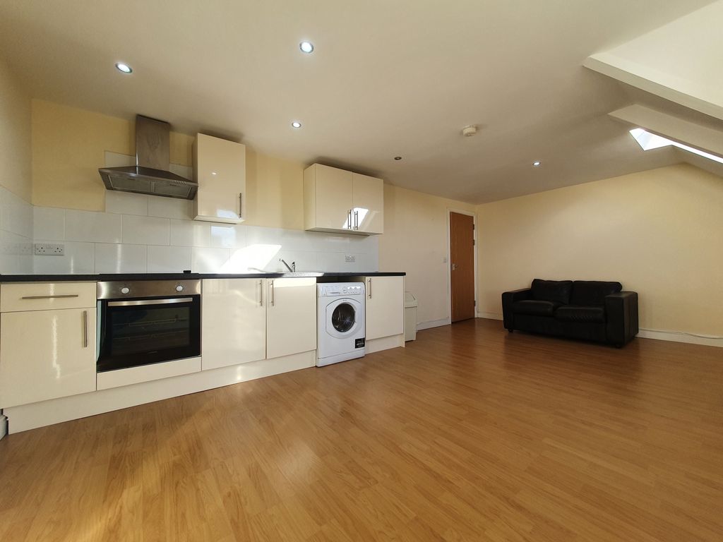 Property photo 2 of 11 Gallery