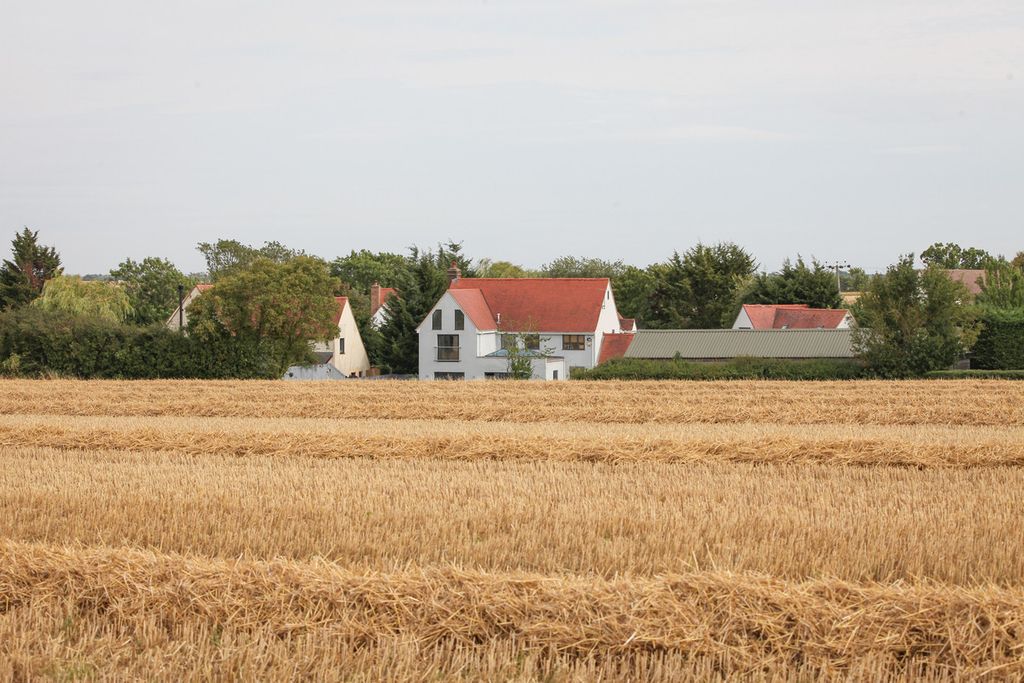 Property photo 3 of 31