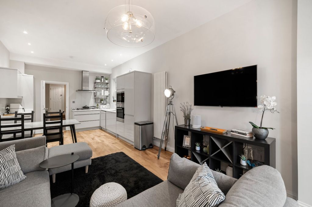 Property photo 1 of 7 Reception Room