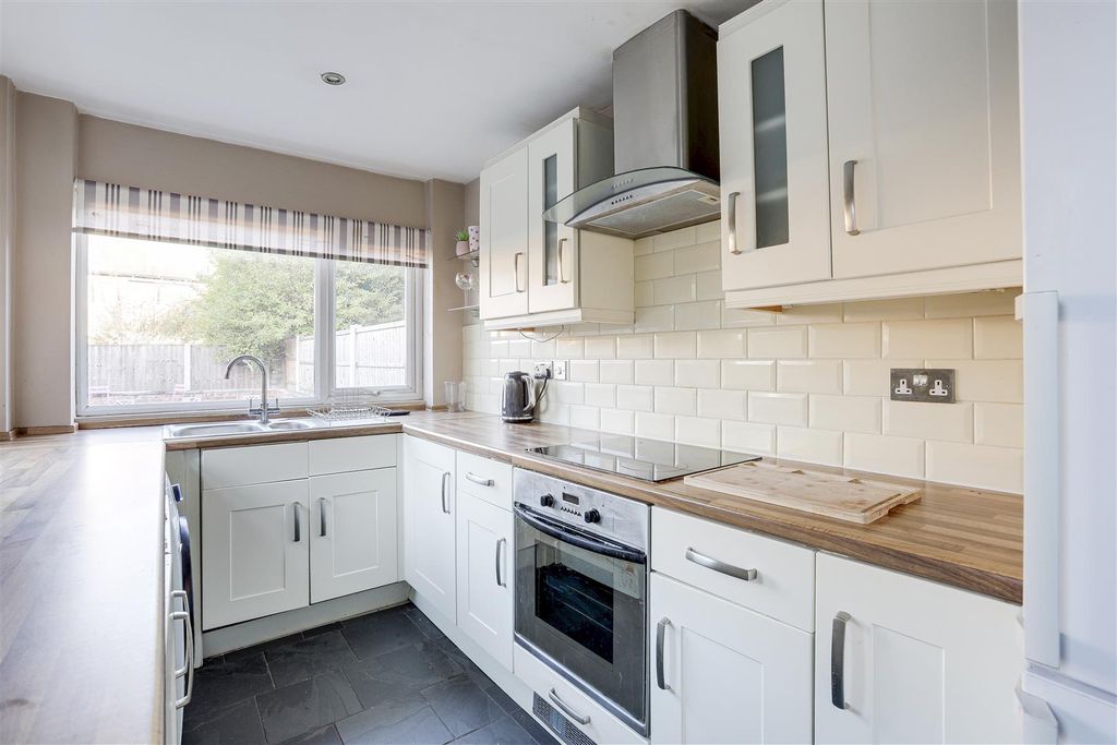 Property photo 3 of 15 6035.Jpg