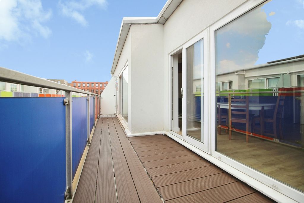 Property photo 2 of 15 Pbox-Img.Jpg