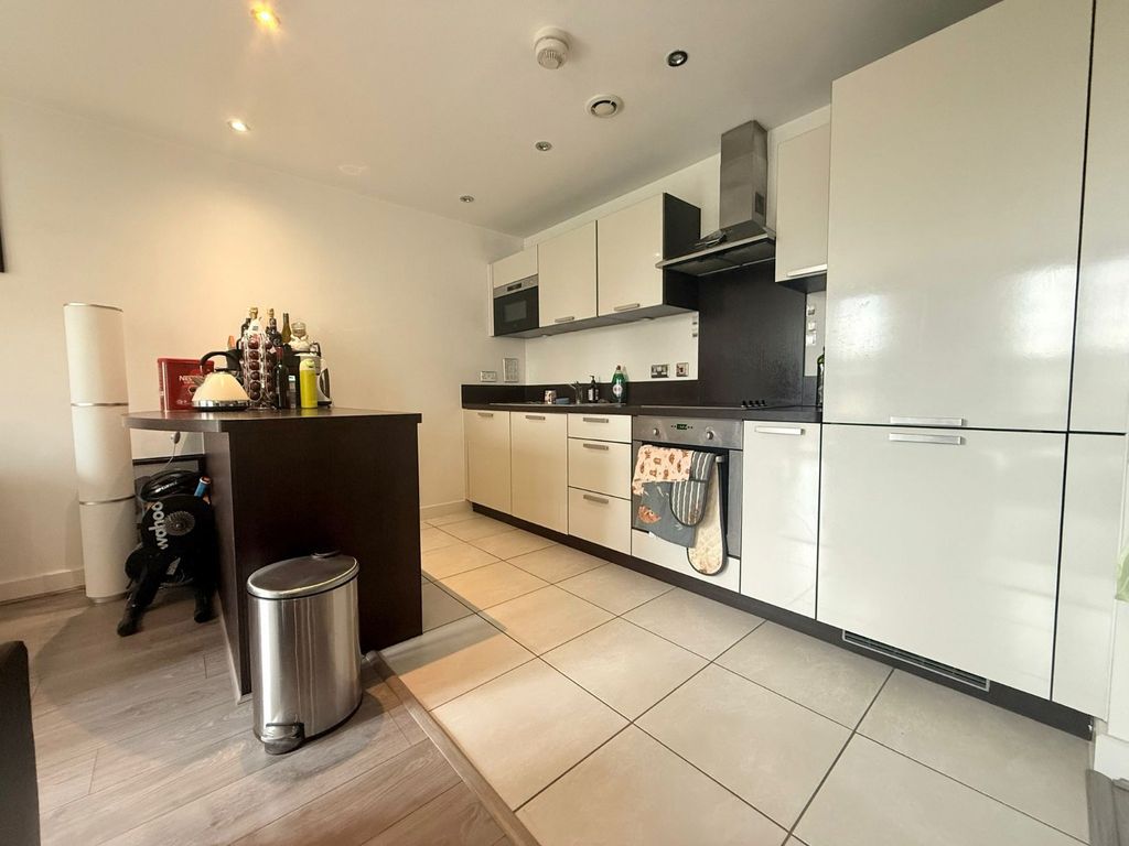 Property photo 2 of 11 Picture No. 27