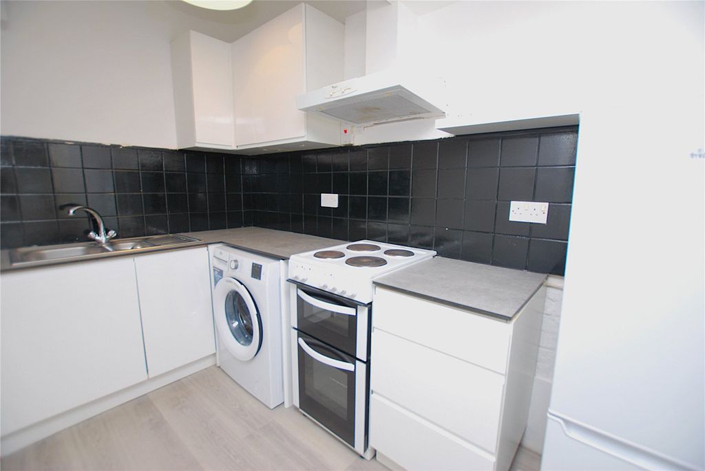 Property photo 2 of 7 Picture No. 09