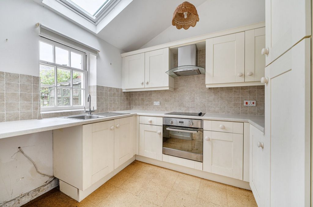 Property photo 2 of 13 Kitchen