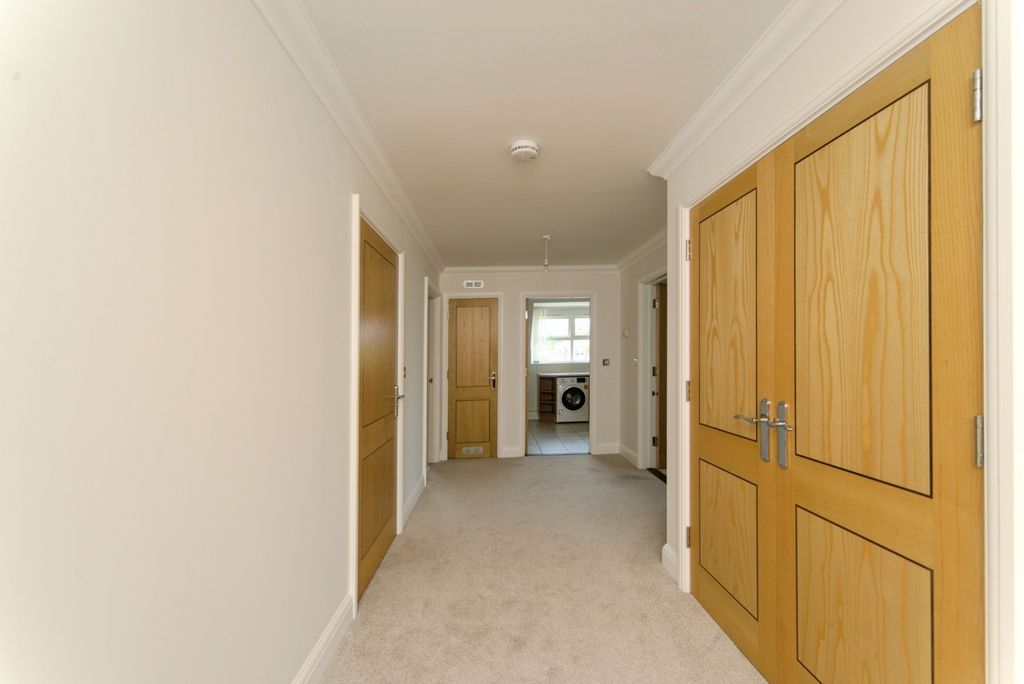 Property photo 3 of 17 Photo