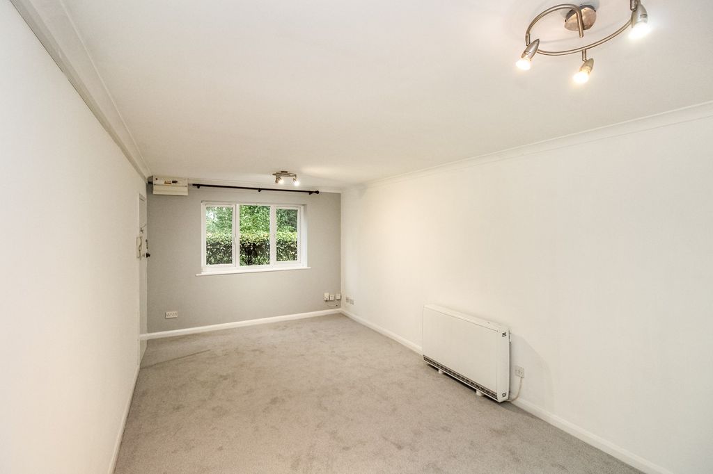 Property photo 3 of 8 Lounge-Dining Room