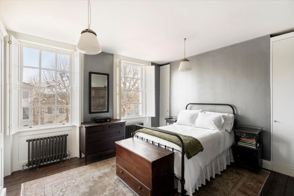 Property photo 3 of 18 Image