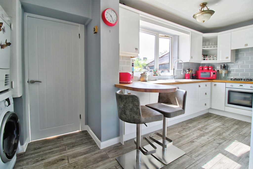 Property photo 3 of 18 13