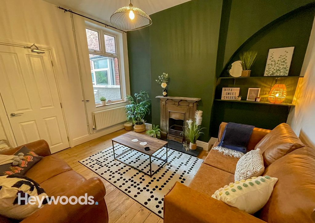 Property photo 2 of 8 100725_10_1108417