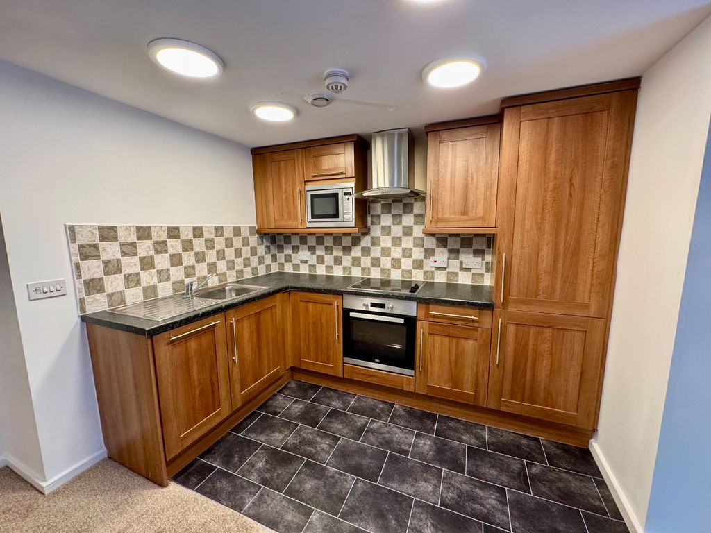 Property photo 2 of 9 Kitchen