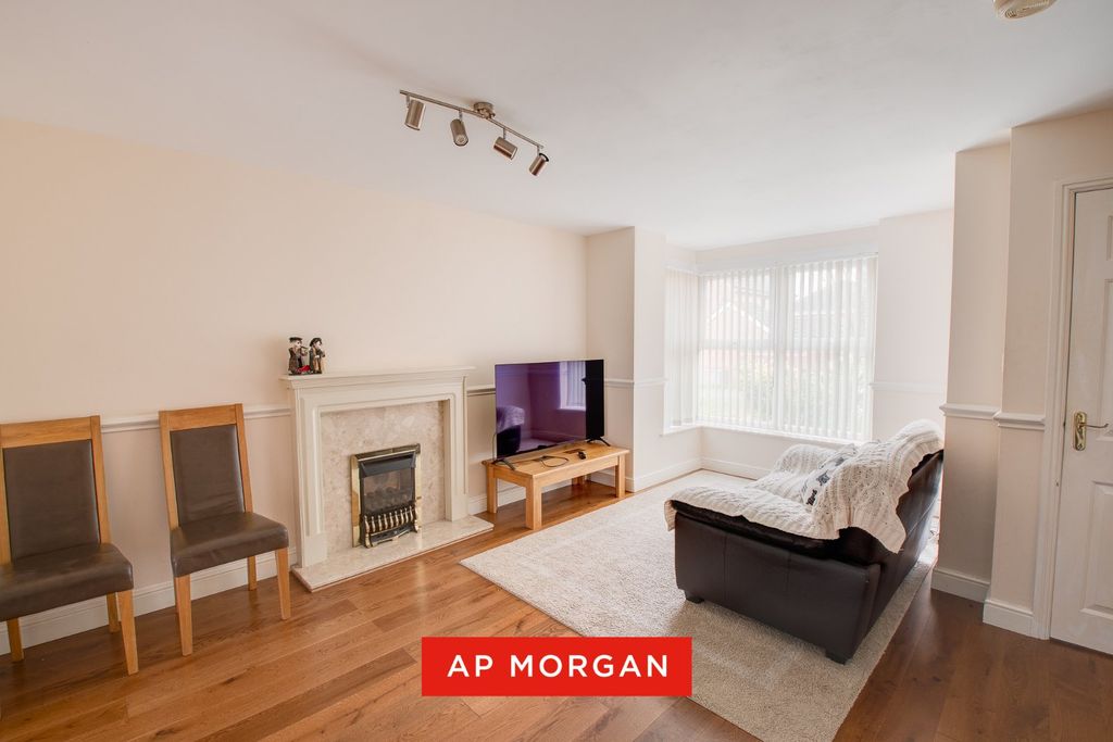 Property photo 3 of 17 Picture No. 14