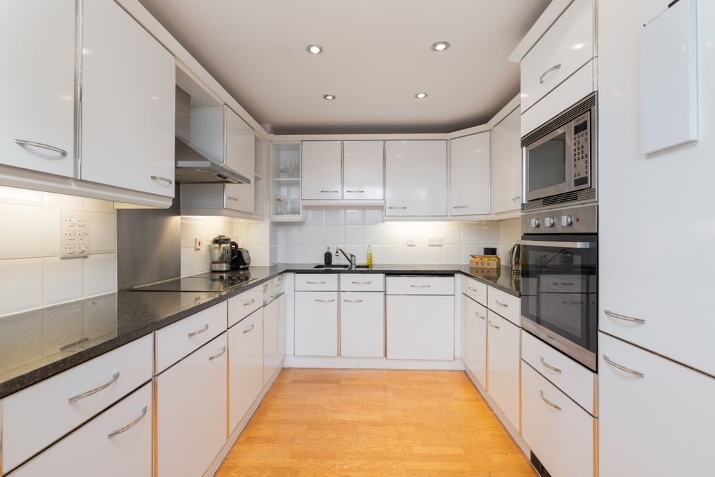 Property photo 3 of 15 Vanilla &amp; Sesame ...