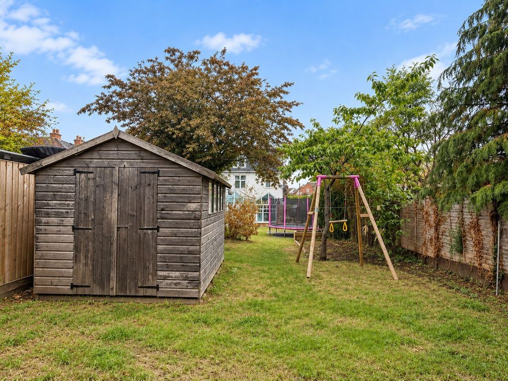 Property photo 2 of 25