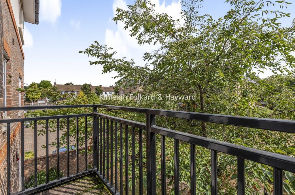 Property photo 3 of 10 Picture No. 14