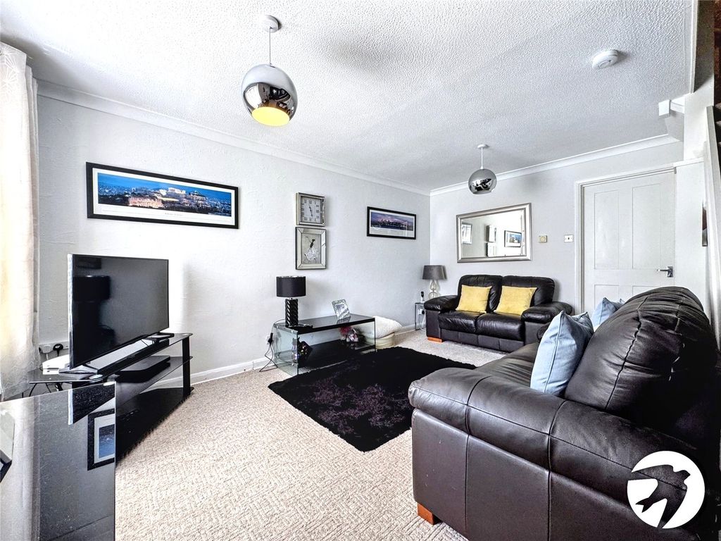 Property photo 2 of 13 Lounge