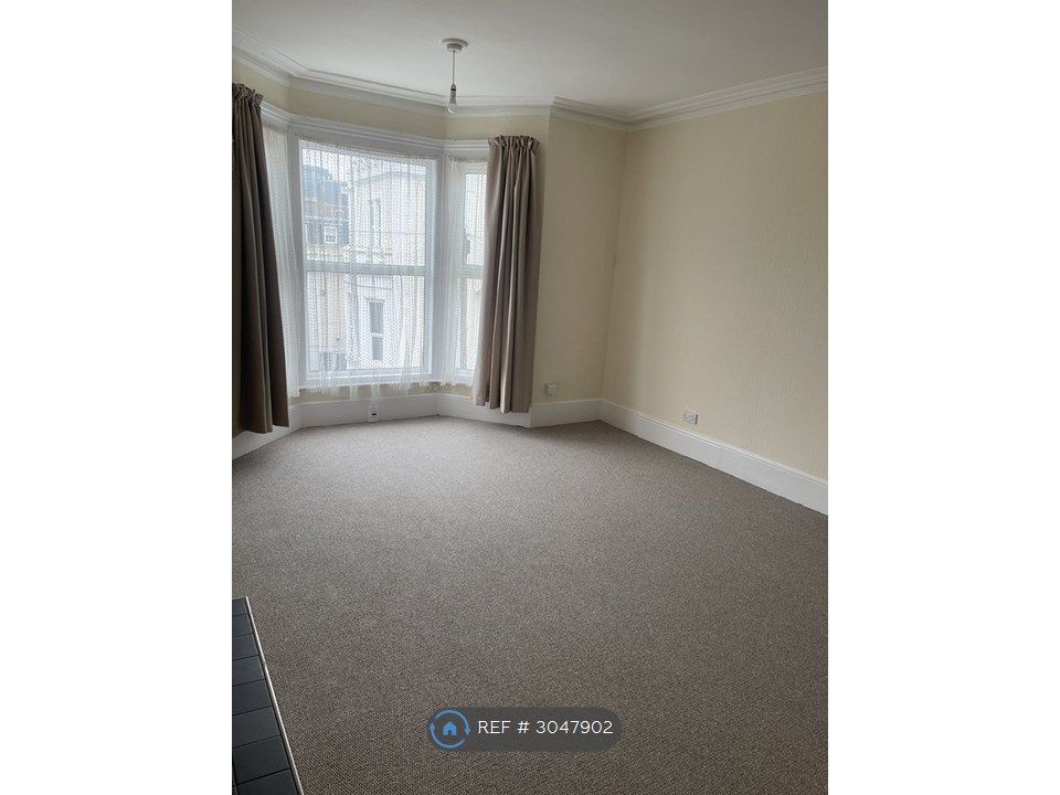 Property photo 3 of 8 Living Room