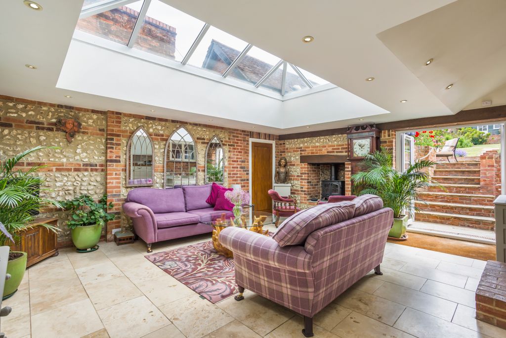 Property photo 3 of 21