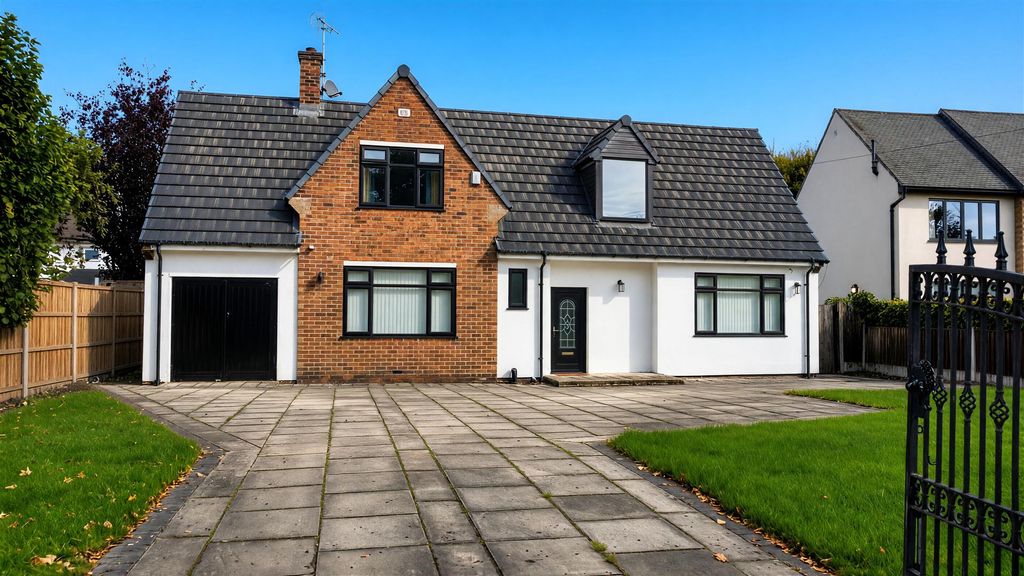 Property photo 1 of 32 Springfield Lane Front