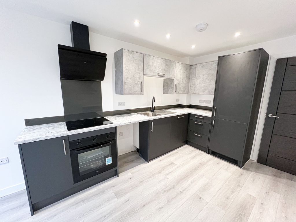 Property photo 1 of 7 Kitchen