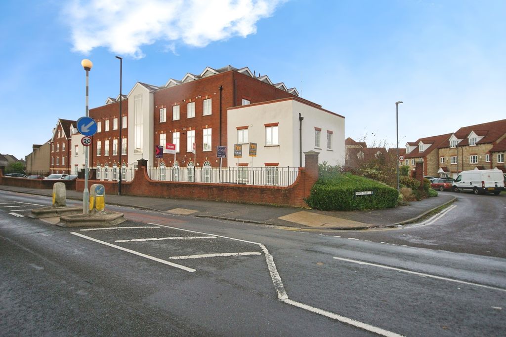 Property photo 2 of 12 Pbox-Img.Jpg