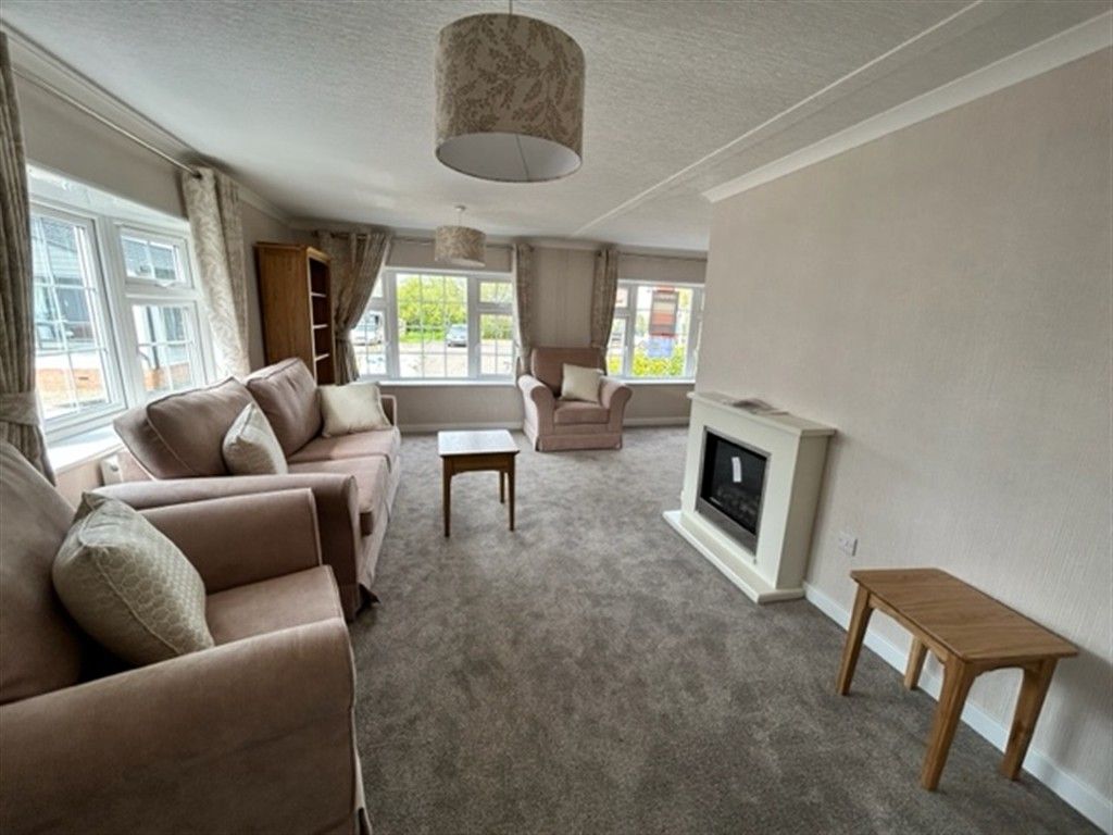 Property photo 1 of 7 Lounge