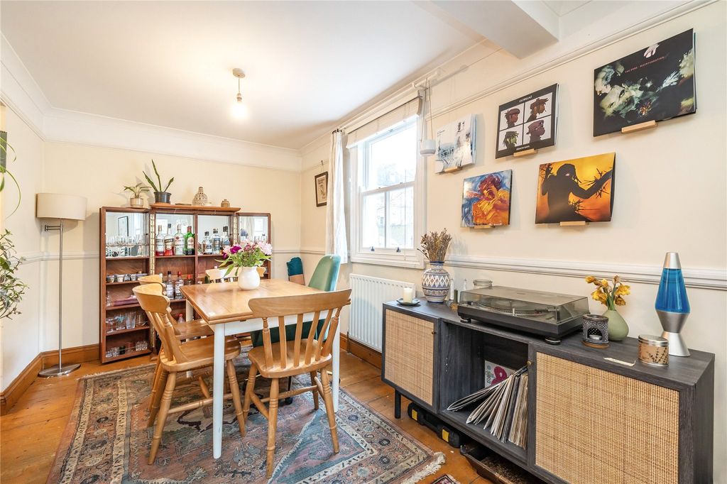 Property photo 3 of 5 Reception