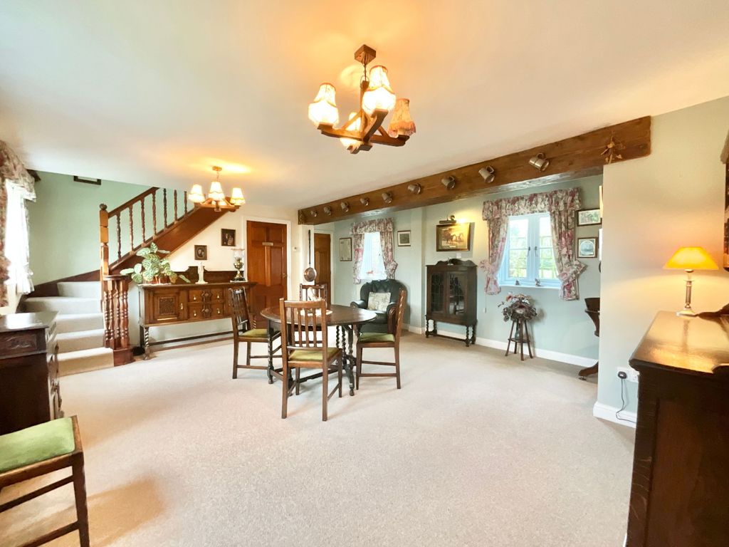 Property photo 2 of 34