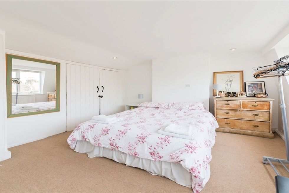 Property photo 1 of 2