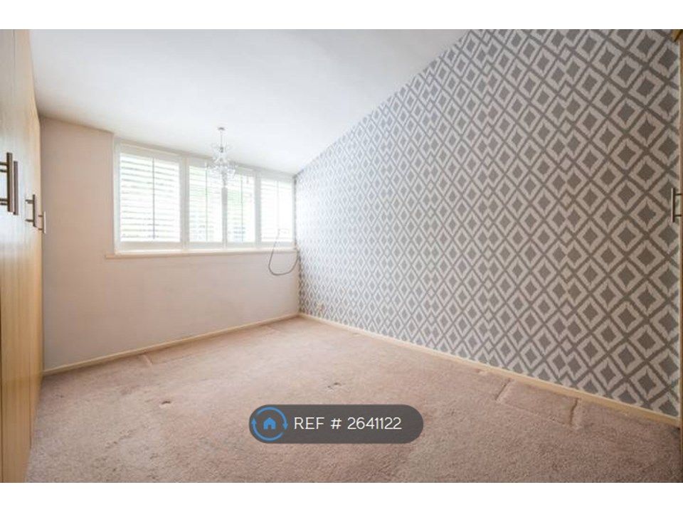 Property photo 3 of 6 Bedroom 1