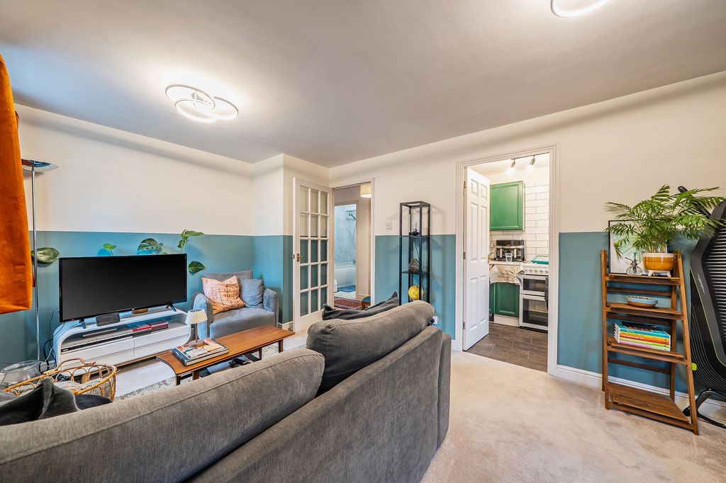 Property photo 3 of 17