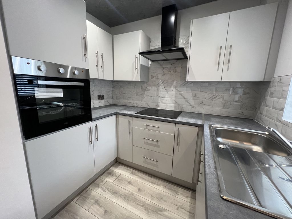 Property photo 2 of 13 Kitchen