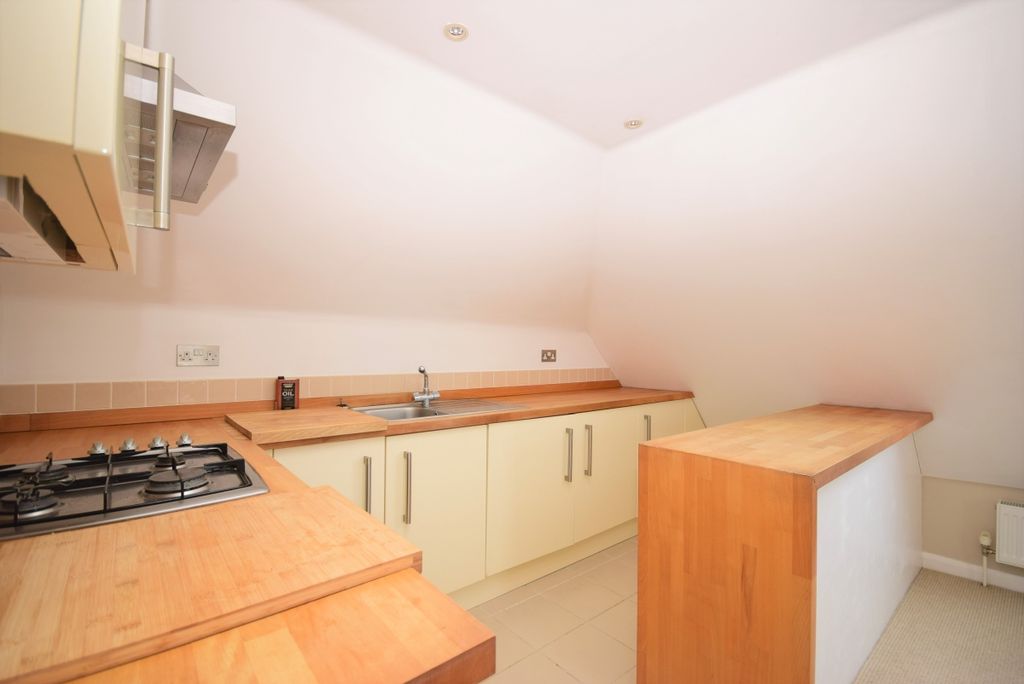 Property photo 3 of 7 Kitchen