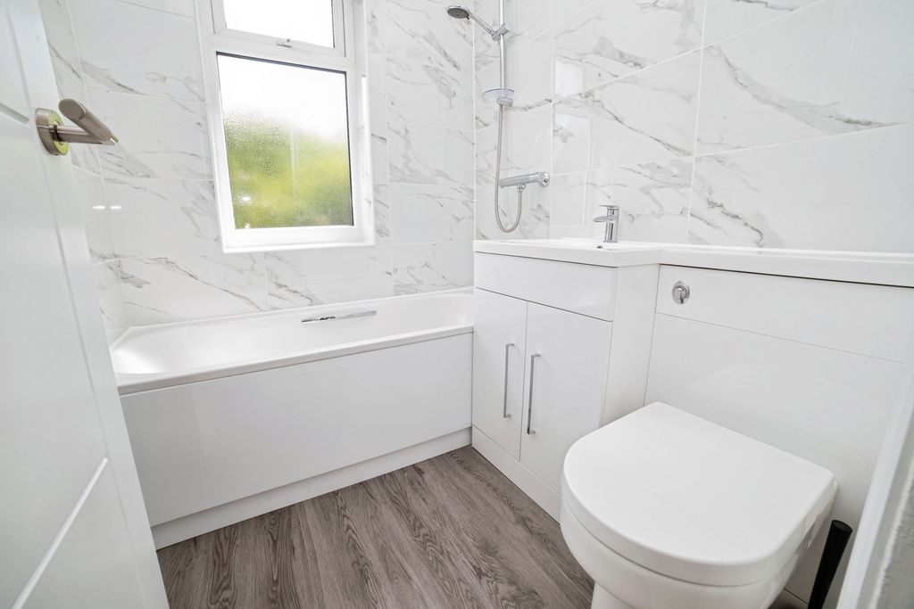 Property photo 3 of 16 Pbox-Img.Jpg