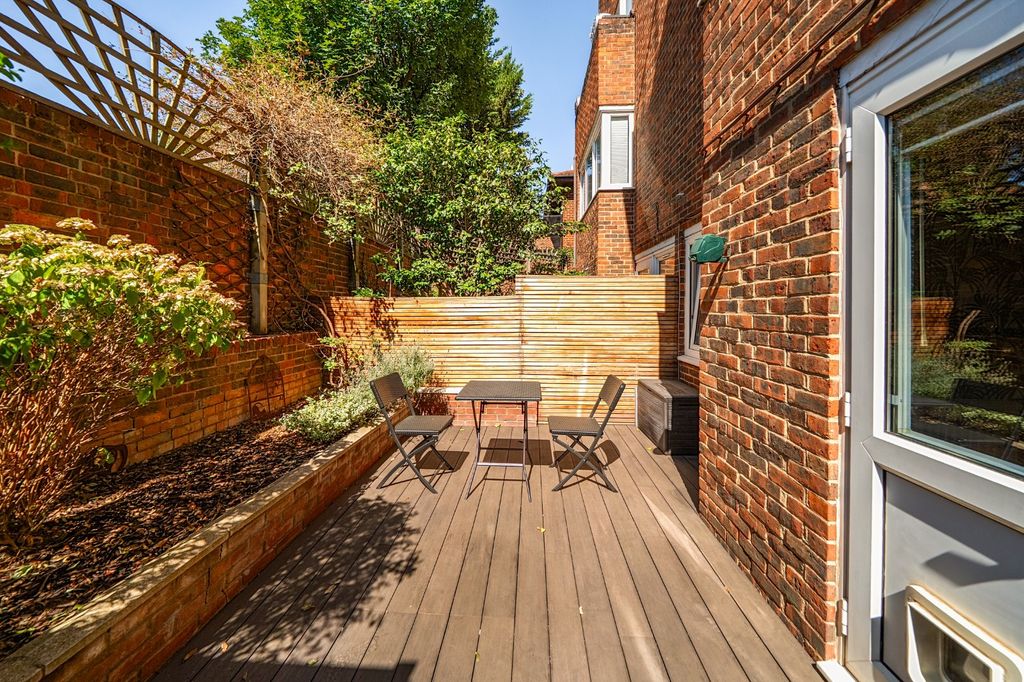 Property photo 3 of 16 Picture No. 02