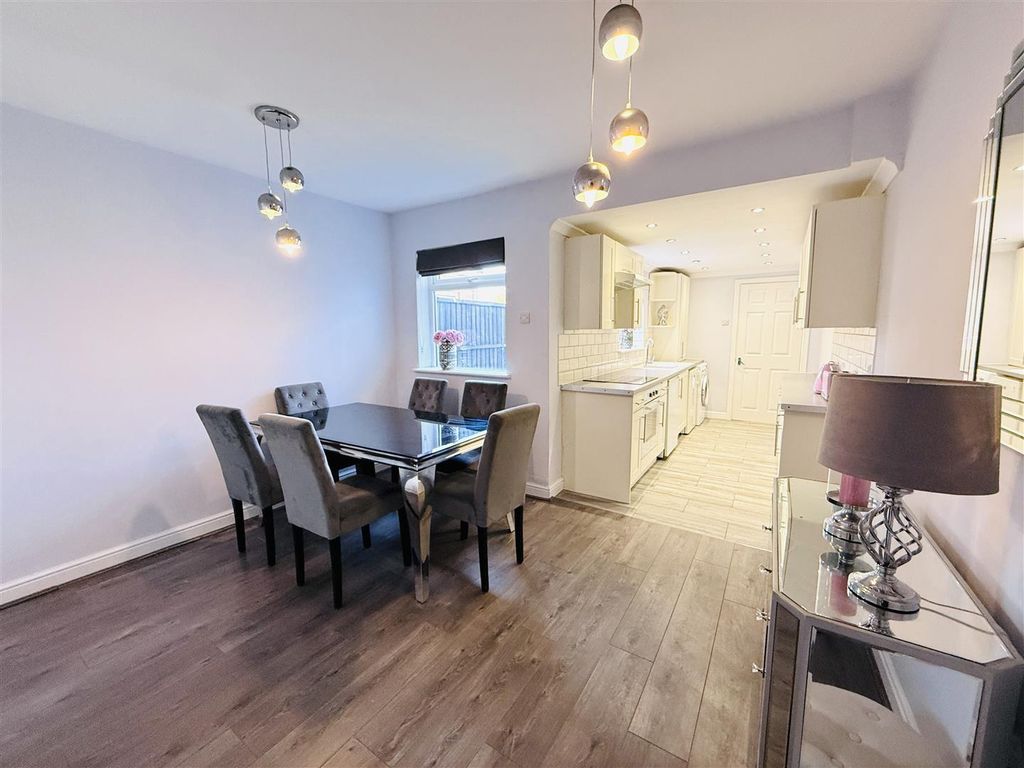Property photo 2 of 18 Dining Room