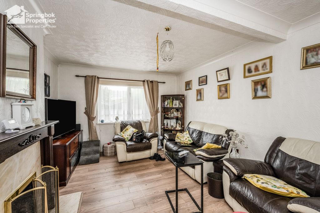 Property photo 3 of 17 Image 2