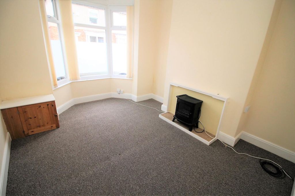 Property photo 1 of 7 Lounge