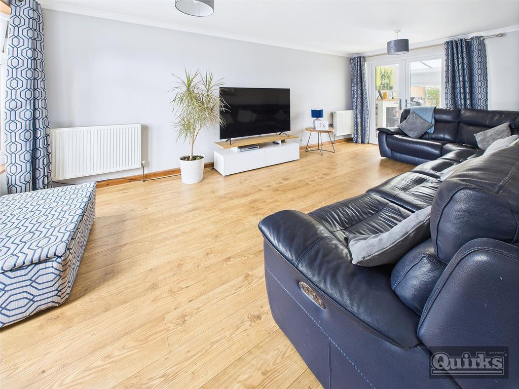 Property photo 3 of 13 Cam02342G0-Pr0129-Still008.Jpg