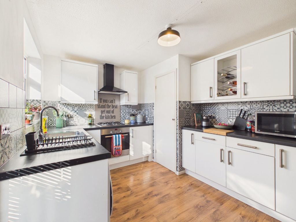 Property photo 2 of 12 5427795