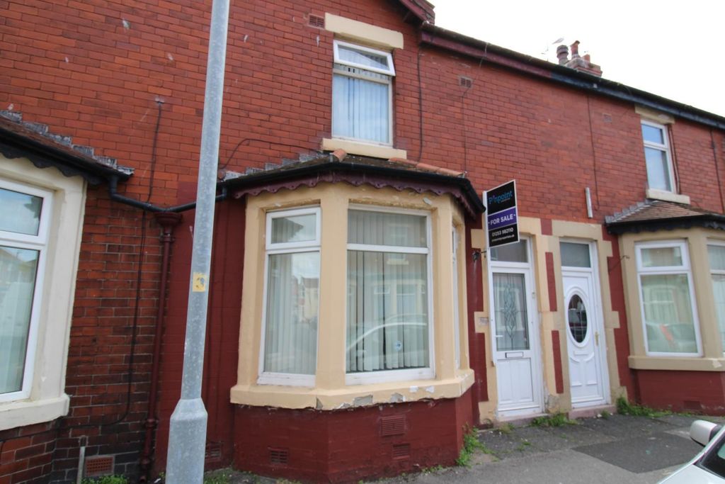 Property photo 1 of 10 External