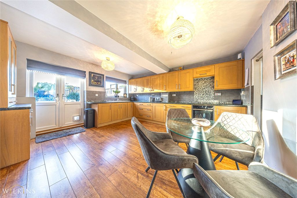 Property photo 2 of 35 Picture No. 10