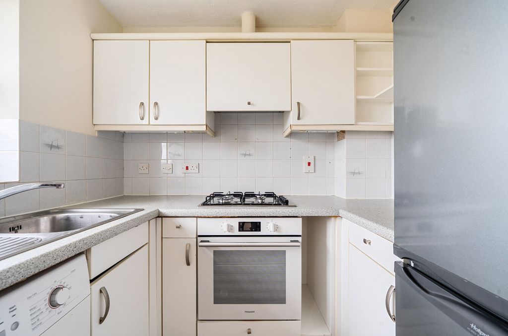 Property photo 2 of 16 1366038-4-68ee3Ec...