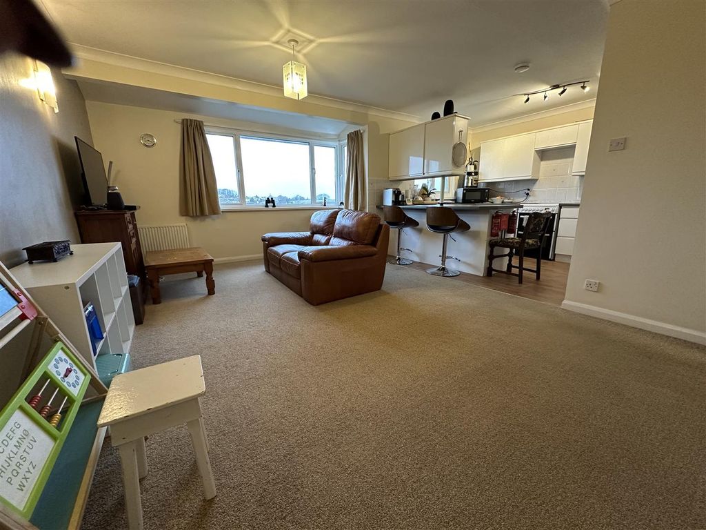 Property photo 3 of 11 Image00012.Jpeg